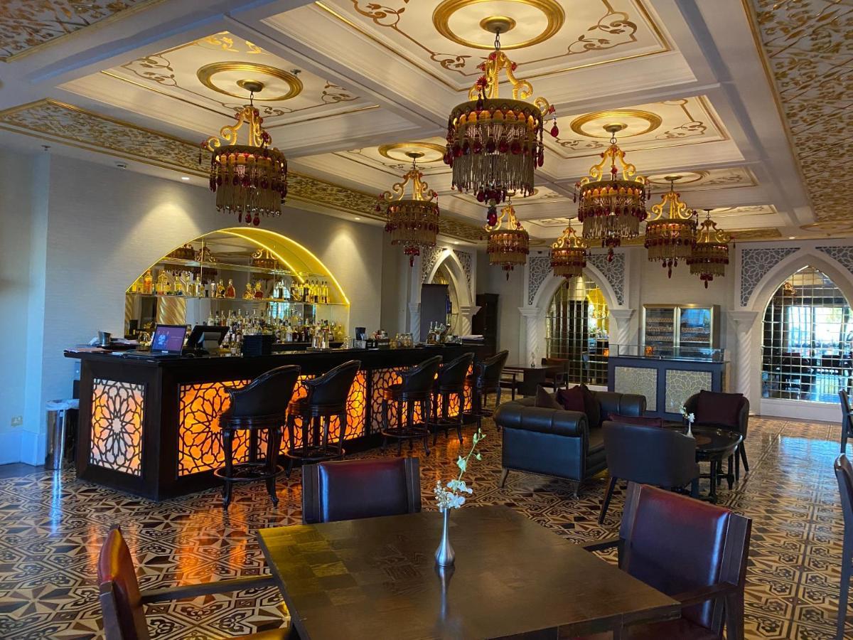 Jumeirah Zabeel Saray Ντουμπάι Εξωτερικό φωτογραφία The interior of the restaurant