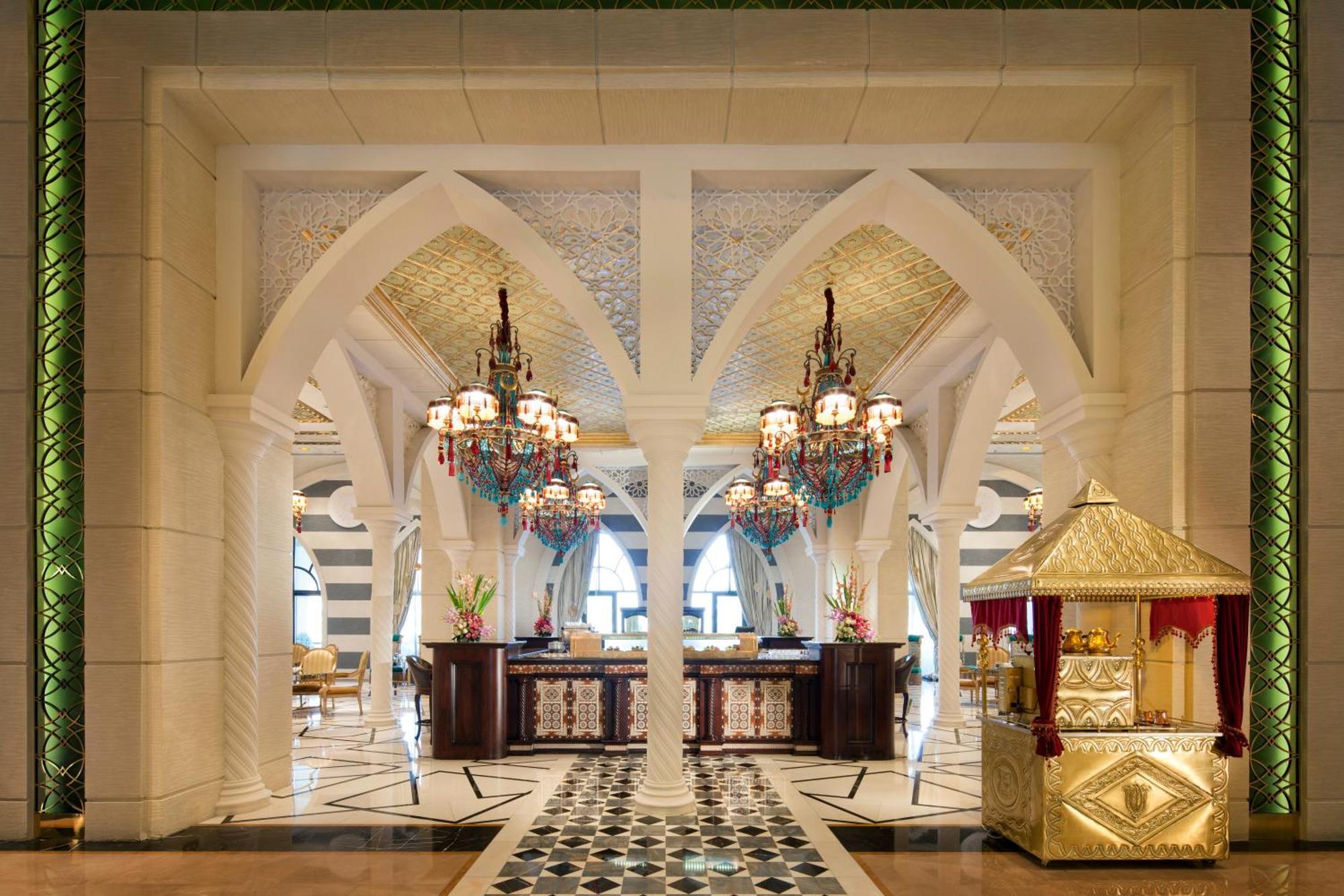 Jumeirah Zabeel Saray Ντουμπάι Εξωτερικό φωτογραφία The lobby of the hotel